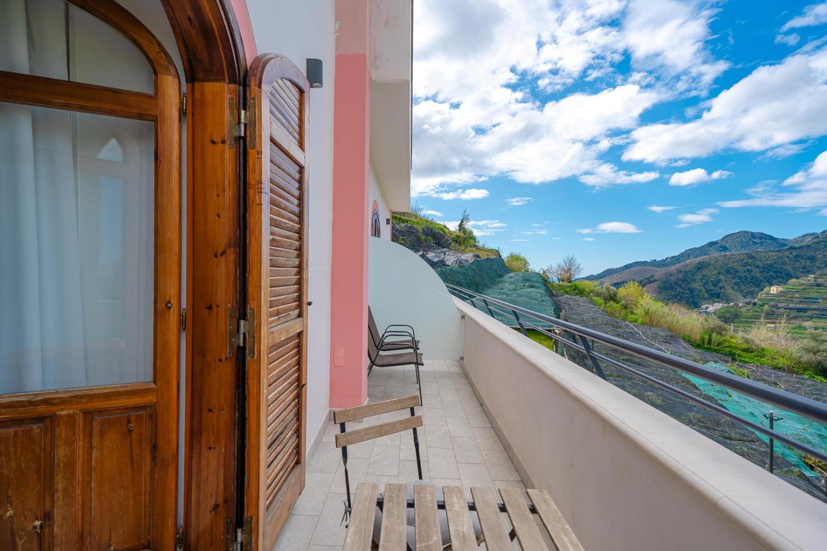 Tra I Monti Bed & Breakfast Tramonti Exterior photo